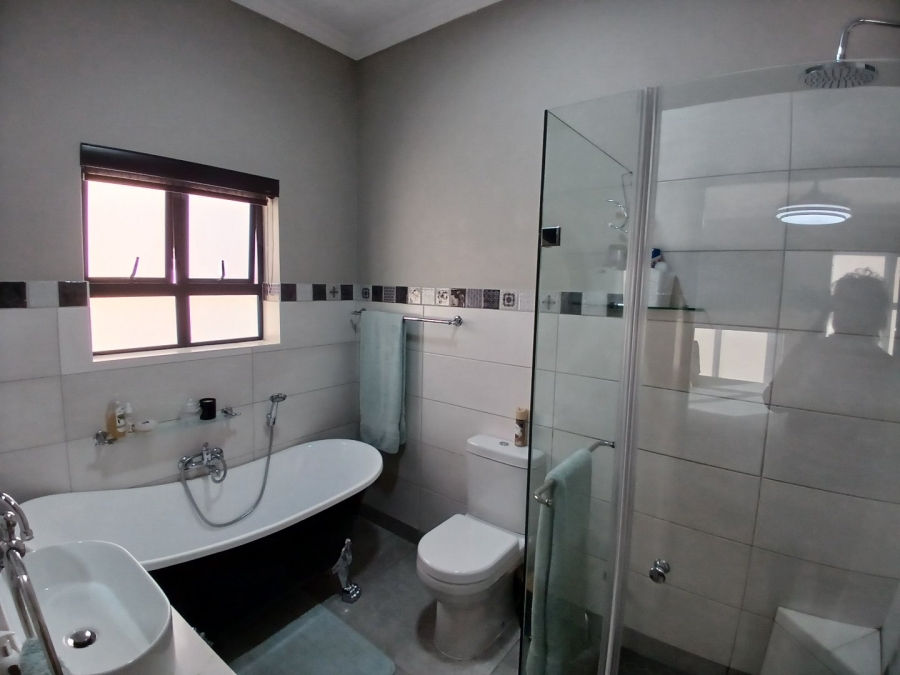 2 Bedroom Property for Sale in Hartenbos Central Western Cape